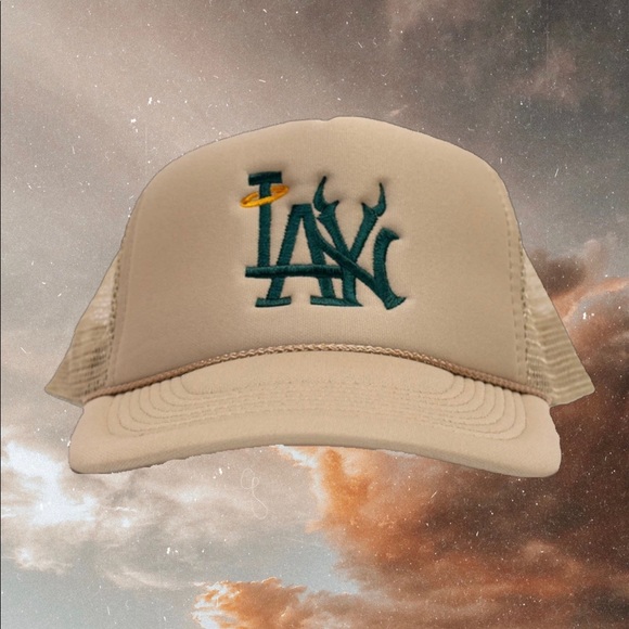 Other - Cream “LA2NY” Trucker Hat🤎